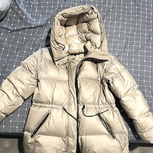 Used Mackage women’s Freya in Extra Large worn 2 times